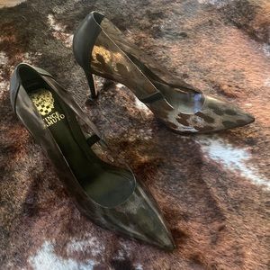 Vince camuto black cheetah pumps !